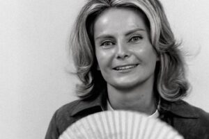 Carmen Domingo, Premio Comillas con una biografía de Carmen Díez de Rivera, la "musa" de la Transición