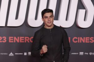 Óscar Casas estrena 'Ídolos': "Mi hermano Mario me rapó la cabeza y me hizo olvidarme de mi físico"