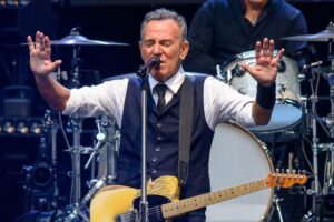 Bruce Springsteen lanza una canción contra Trump y sus "matones federales" tras los asesinatos en Mineápolis