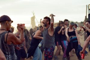 'Sirat', un festín para los oídos: la importancia de la música y el sonido en el éxito arrollador de Oliver Laxe