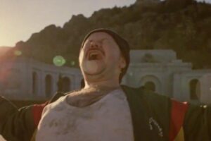 En las escaleras del Valle de los Caídos a lo Rocky Balboa: así son las primeras imágenes de 'Torrente, Presidente'