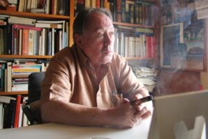 Muere el periodista y escritor Gregorio Morán, el antifranquista libre que contó los secretos de la Transición