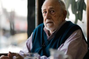 Muere Adolfo Aristarain, figura clave del cine en español y Medalla de Oro de la Academia de Cine 2024