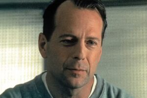 Bruce Willis forzó a Disney a cancelar una película casi acabada. Para compensarlo, después protagonizó los mayores éxitos de su carrera