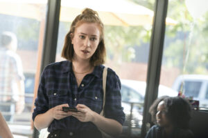 "Son unos perdedores que han querido toda su vida ser especiales". Hannah Einbinder ataca sin piedad a los creadores con inteligencia artificial generativa