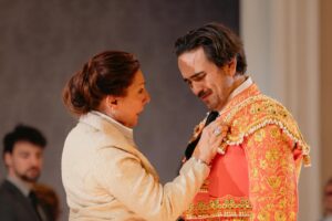¿Catarsis nacional, 'españolada'... o algo más?': 'El gato montés' de Penella llega al Teatro de la Zarzuela